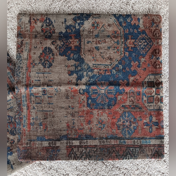 NWOT Pottery Barn Set Of 2 Linen Boho Pillow Covers - Picture 3 of 5